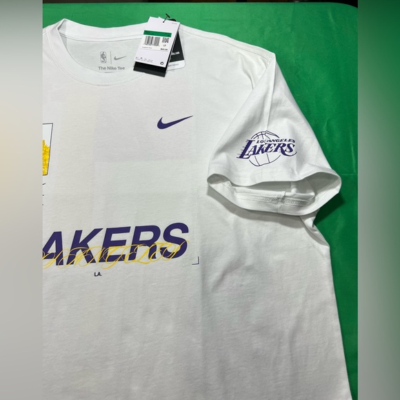 The Nike Tee - Picture 4 of 10